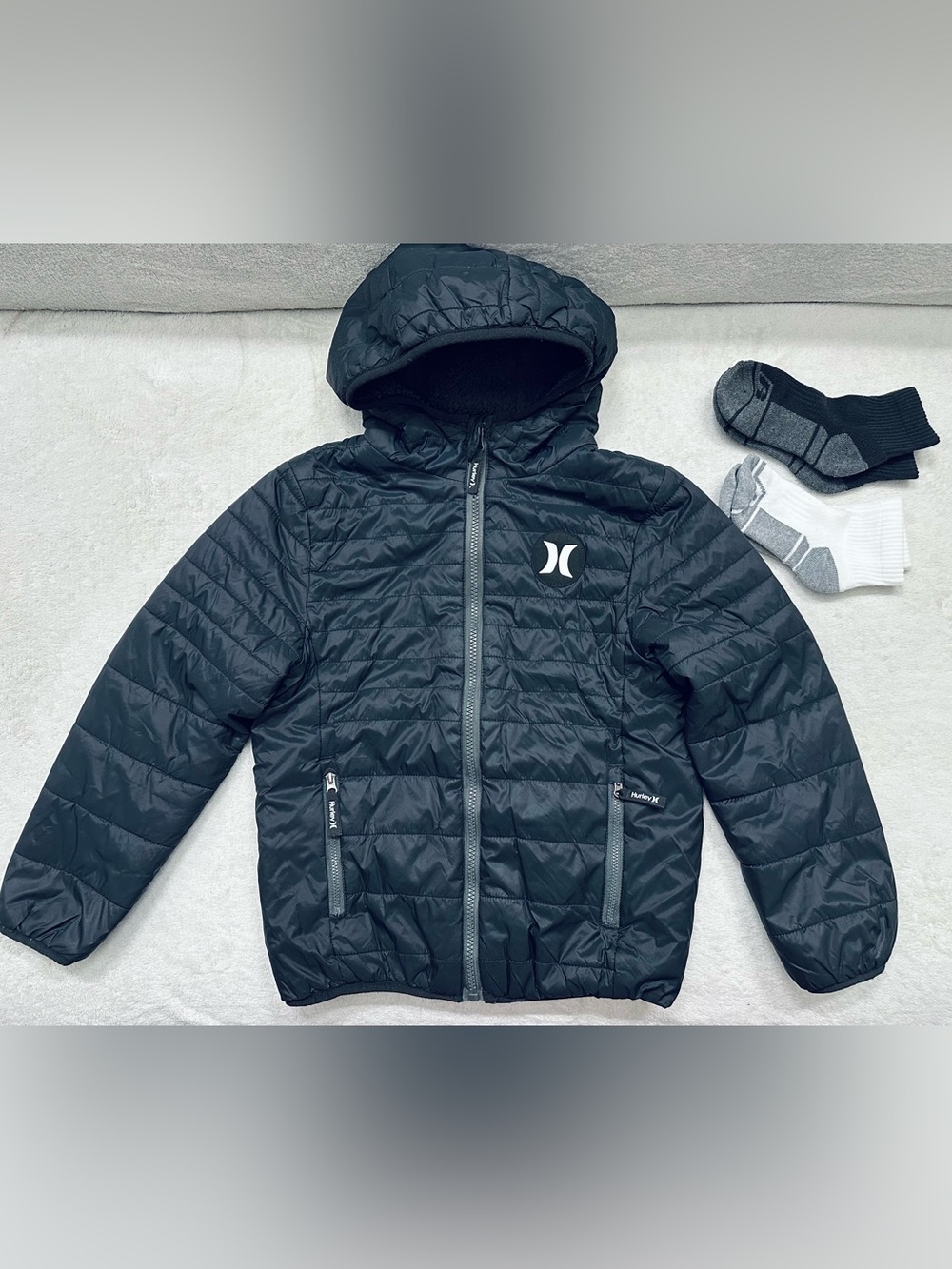 Hurley Boys Hooded Jacket Size 7/8 Years & New Socks